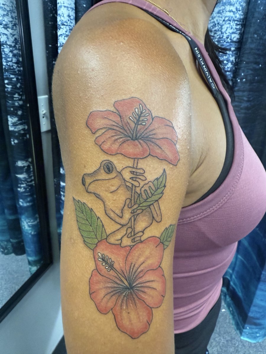 Color hibiscus and frog shoulder piece - strongest color work (owner-posted)